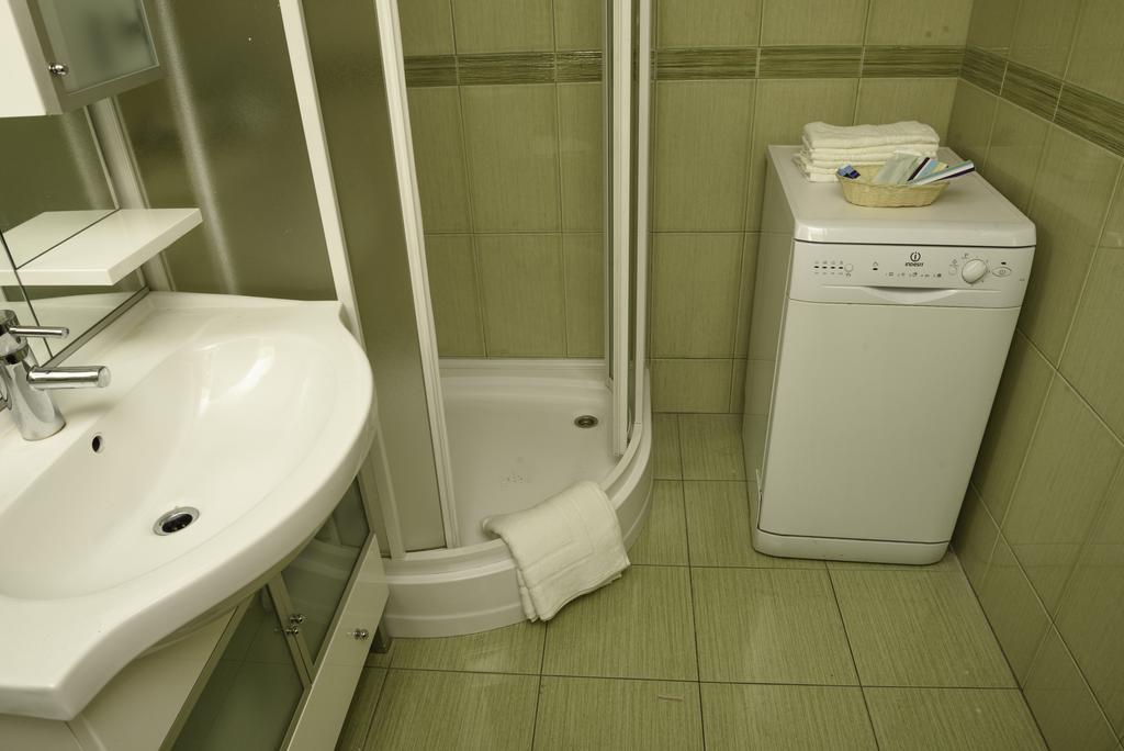 Classic Apartment Near The City Center Клуж-Напока Екстериор снимка